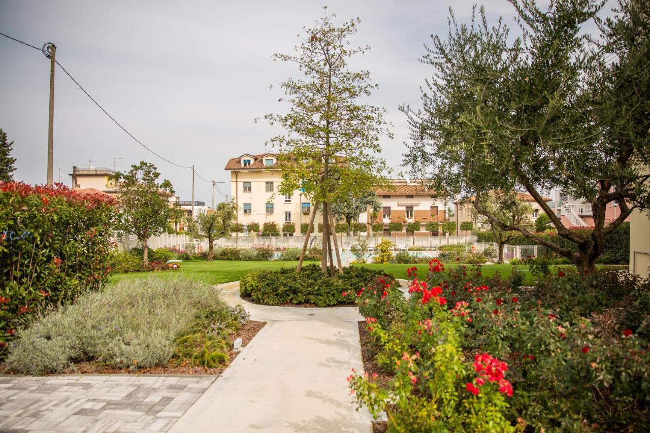 Homingarda - Fine Holiday Apartments Πεσκιέρα ντελ Γκάρντα Εξωτερικό φωτογραφία