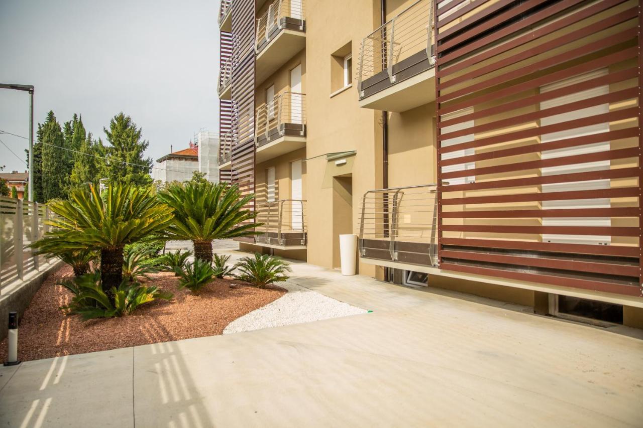 Homingarda - Fine Holiday Apartments Πεσκιέρα ντελ Γκάρντα Εξωτερικό φωτογραφία