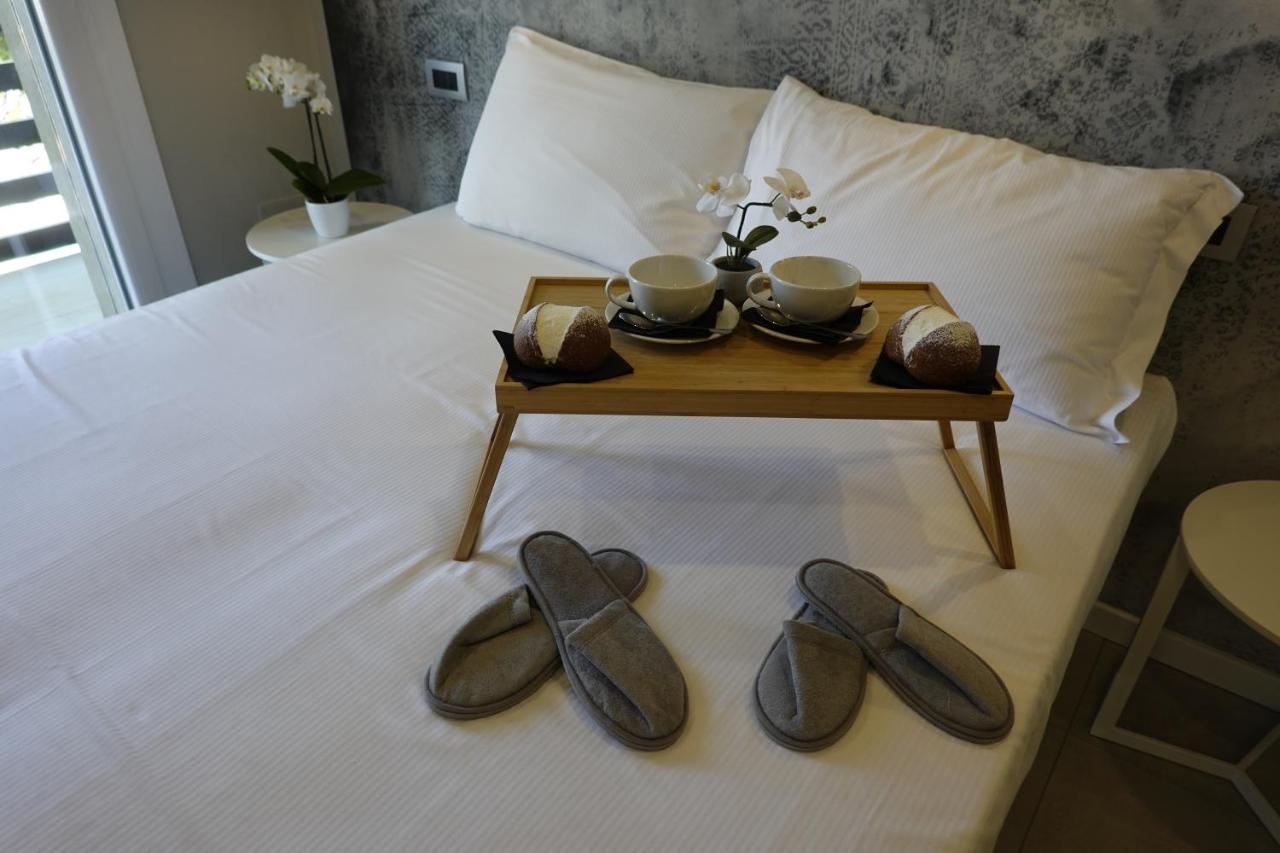 Homingarda - Fine Holiday Apartments Πεσκιέρα ντελ Γκάρντα Εξωτερικό φωτογραφία